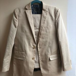 Isaac Mizrahi beige suit